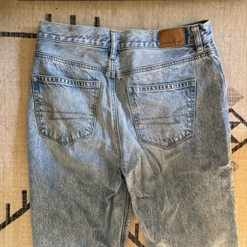 American Eagle Outfitters | Size 4 | Light Blue Distressed Straight Leg Jeans - Picture 8 of 10